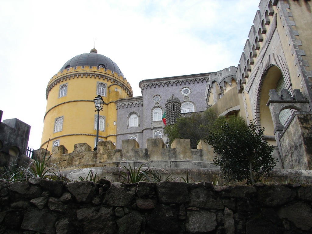 2008/03(March)/AroundTheWorld/Lisbon/1024x768_We walked up to it.jpg